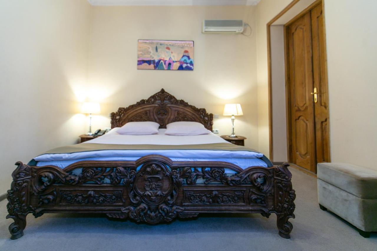 Hotel Vip Tbilisi Exteriör bild