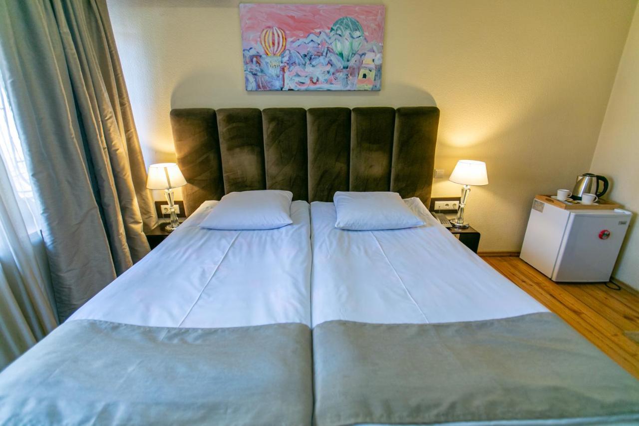 Hotel Vip Tbilisi Exteriör bild