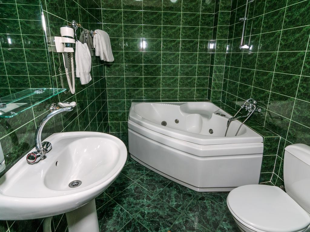 Hotel Vip Tbilisi Rum bild