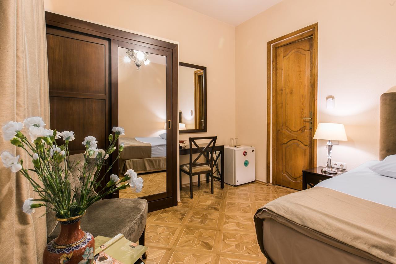Hotel Vip Tbilisi Exteriör bild