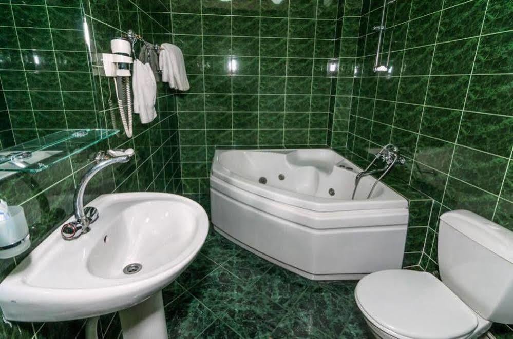 Hotel Vip Tbilisi Exteriör bild