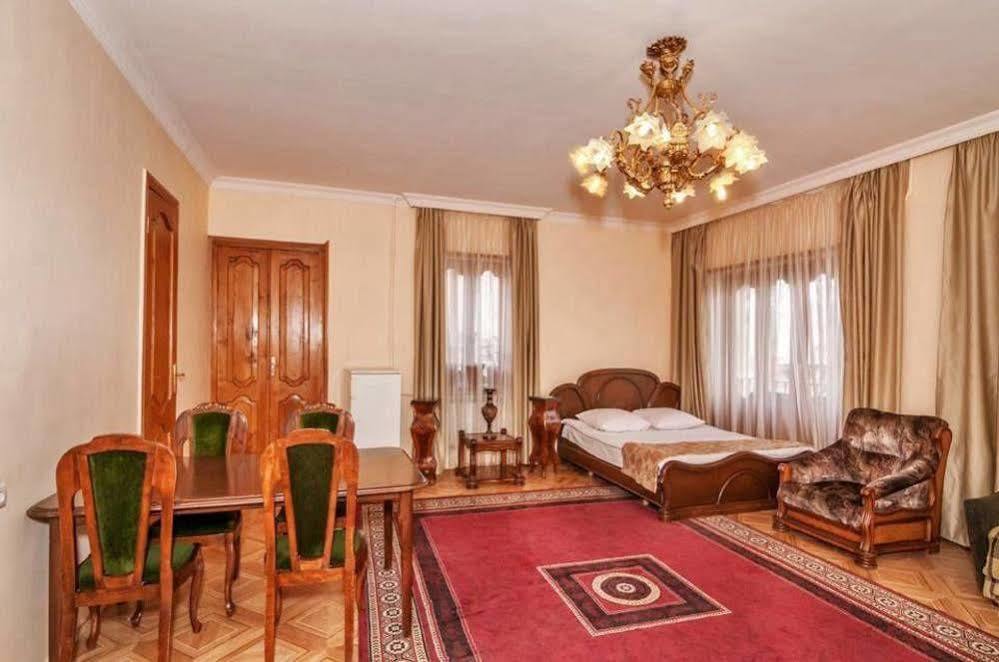 Hotel Vip Tbilisi Exteriör bild