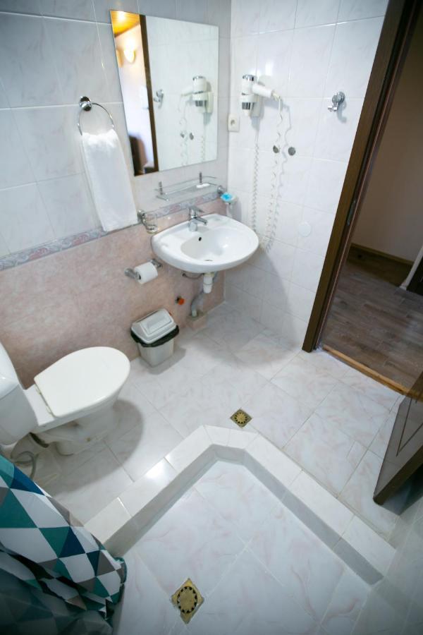 Hotel Vip Tbilisi Exteriör bild